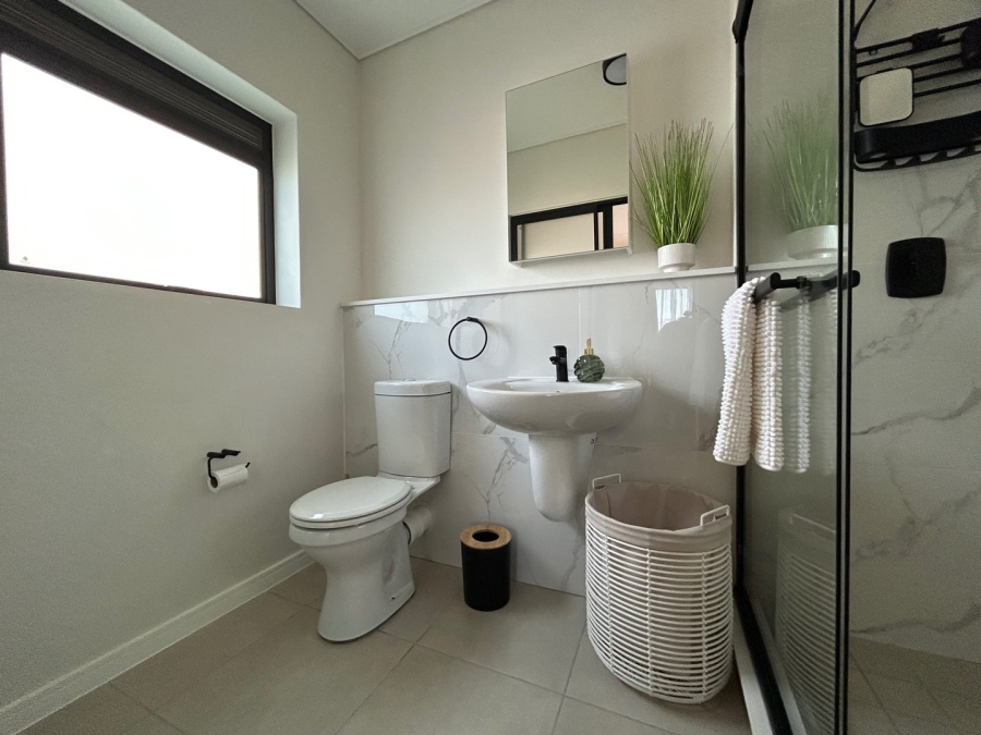 To Let 1 Bedroom Property for Rent in Richwood Western Cape